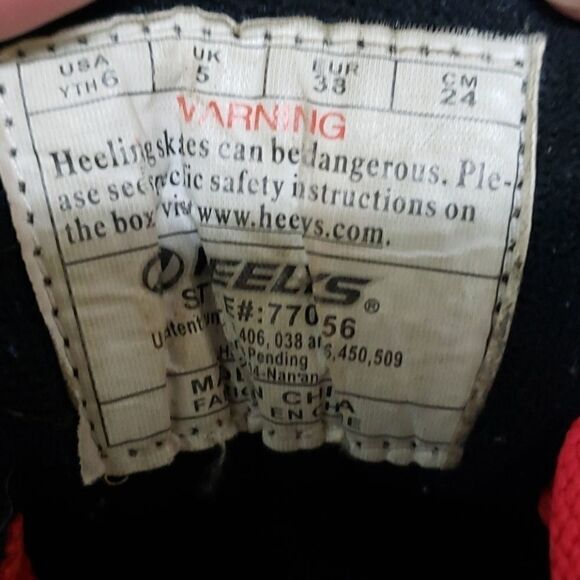 HEELYS SKATE SHOES, SIZE 6 - Picture 5 of 15